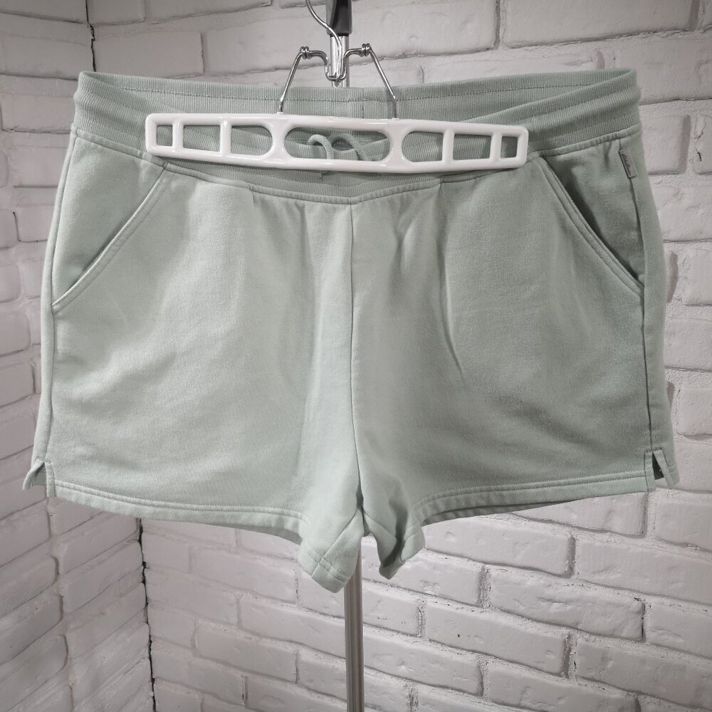 Eddie Bauer Ladies Size Medium Light Green Fleece Lined Loose Fit Shorts